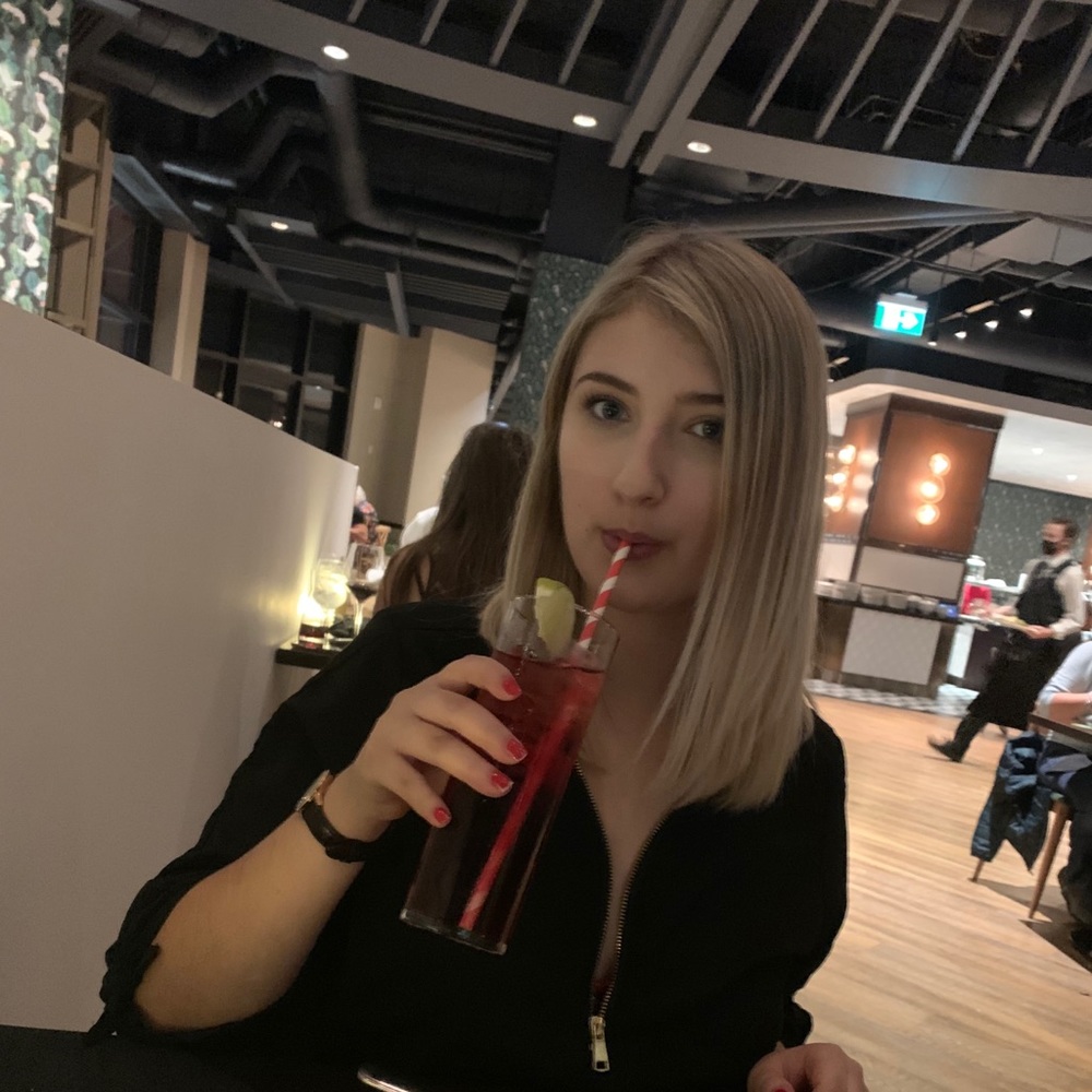 Meet your Posher, Kayla